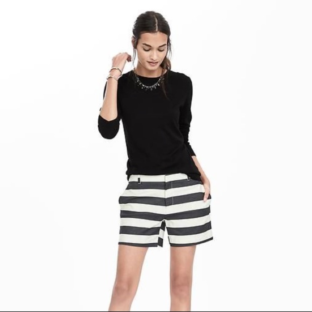 Banana Republic Women’s black/white stripe shorts!